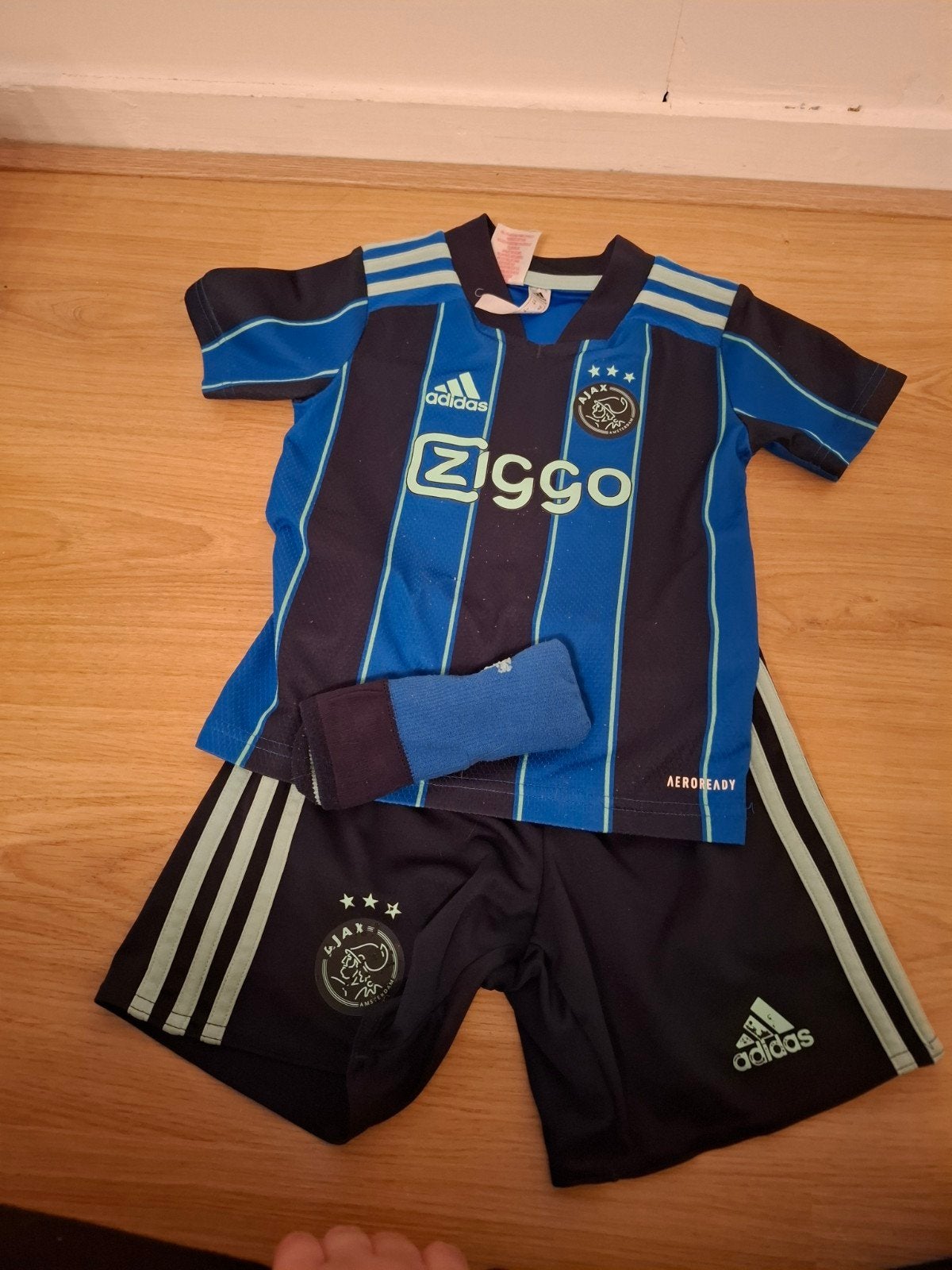 Ajax tenue Adidas maat 110 (4-5 jaar), Ophalen of Verzenden, Gebruikt, Adidas, Jongen of Meisje