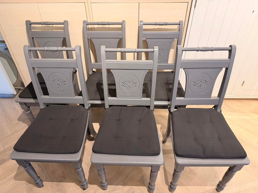 Set van 6 grijze eettafel stoelen + antraciet/zwarte kussens, Ophalen, Gebruikt, Grijs, Vijf, Zes of meer stoelen