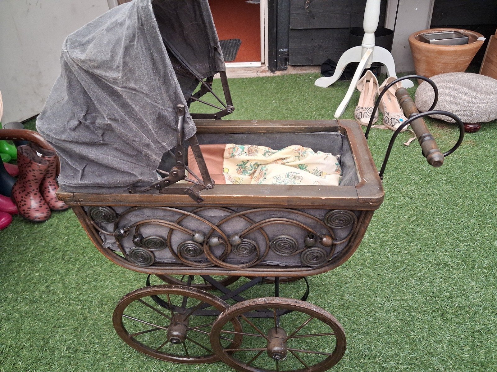 Mooie (antieke) Poppenwagen - Vintage Houten Speelgoed, Ophalen