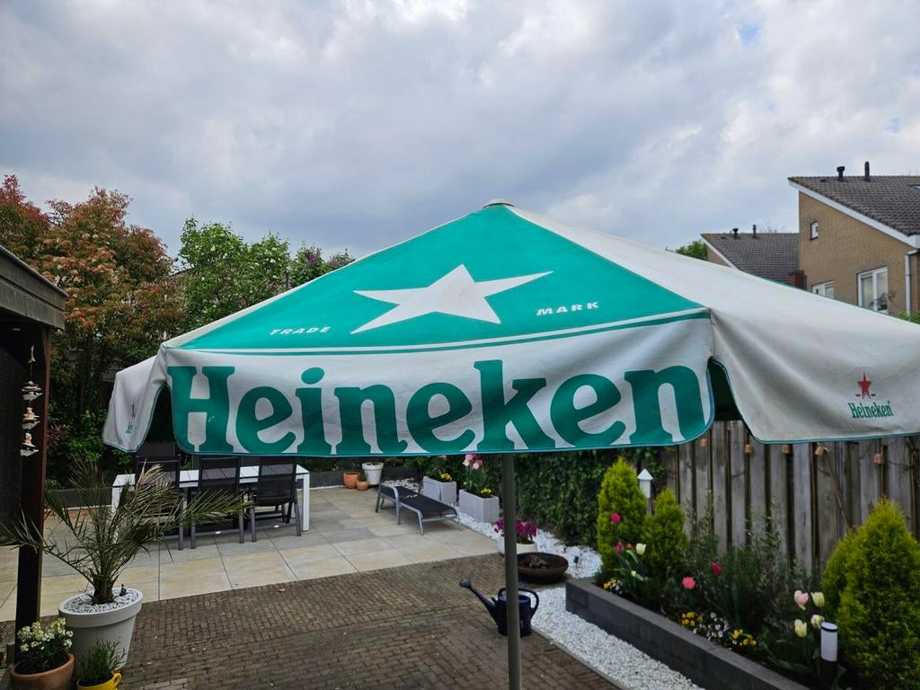 Heineken parasol 3M, Ophalen