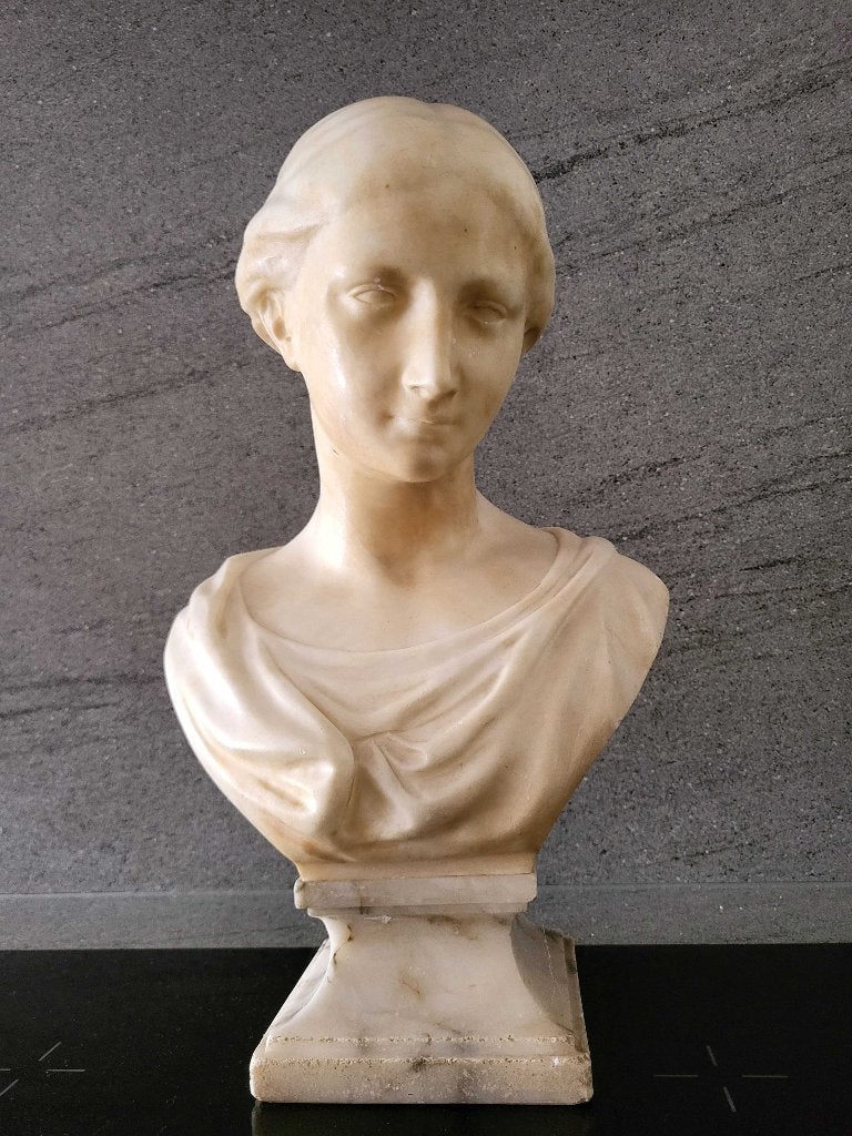 Wit marmer Vrouwenbuste (Klassiek), Antiek en Kunst, Buste, Ophalen of Verzenden, 20 - 50 cm, Overige materialen