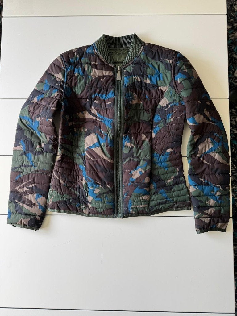 GUESS camou dames jack maat (M)edium, Maat 38/40 (M), Ophalen of Verzenden, Zo goed als nieuw, Jasje