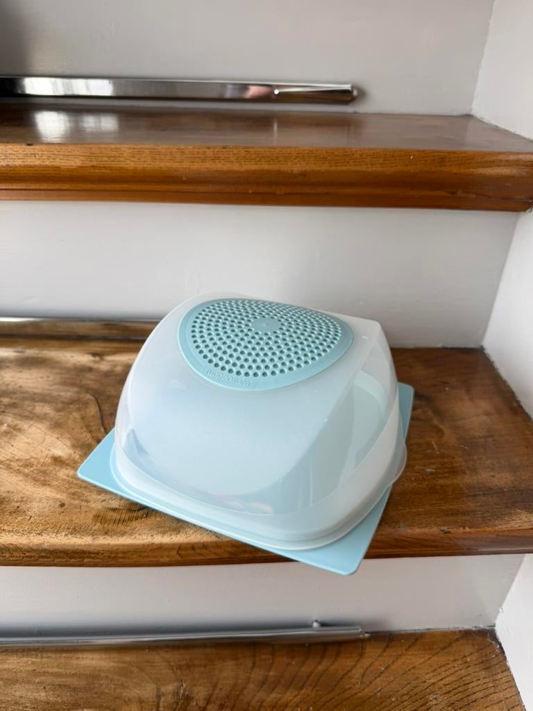 Tupperware kaasbewaardoos, Huis en Inrichting, Ophalen of Verzenden, Zo goed als nieuw, Blauw, Overige typen