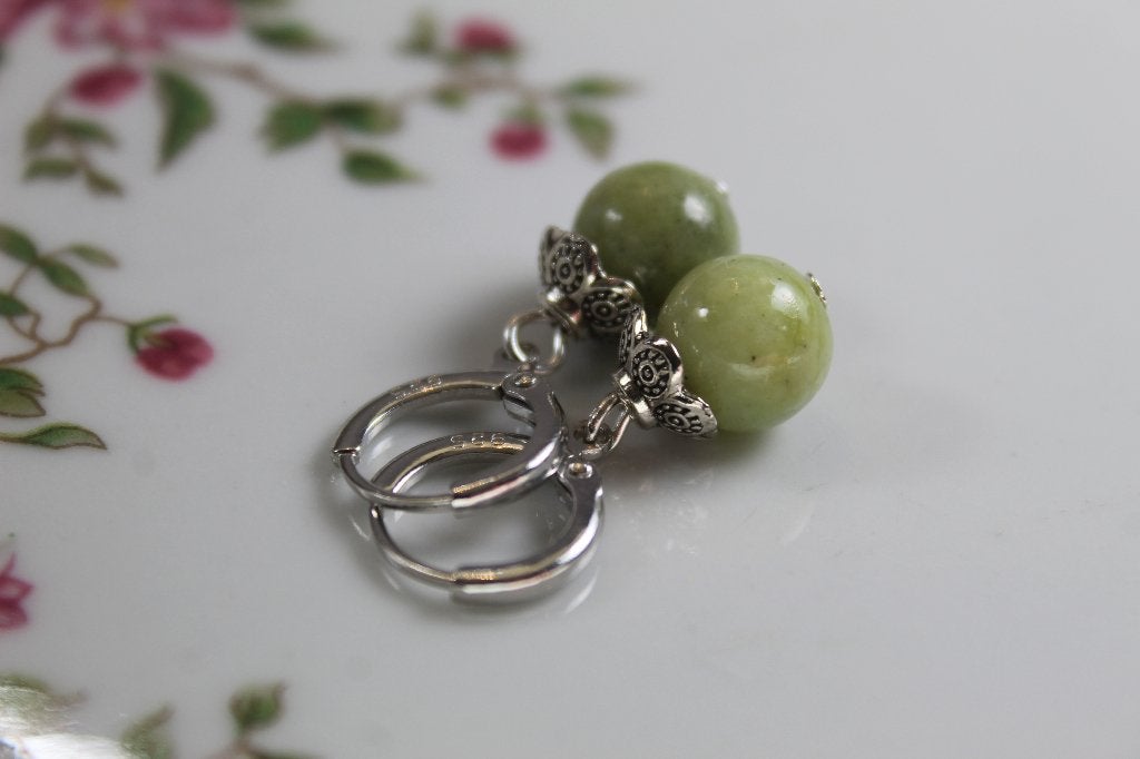 Creolen met Groene Natuursteen - Jade steen - healing stones, Overige materialen, Hangers, Nieuw, Ophalen of Verzenden