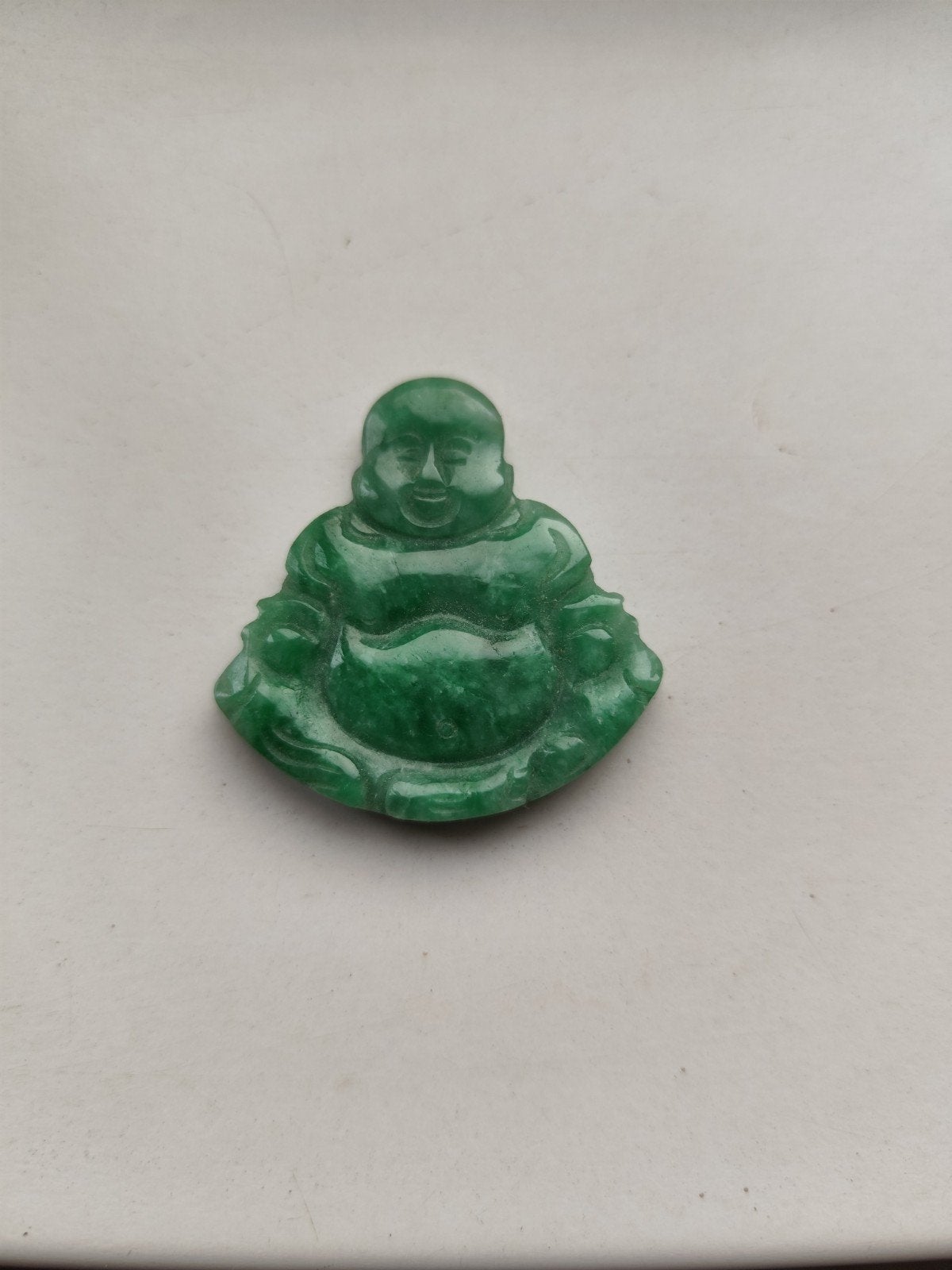 Lachende Boeddha van Jade uit Cambodja, Minder dan 20 cm, Ophalen of Verzenden, Handgemaakt, Steen of Keramiek