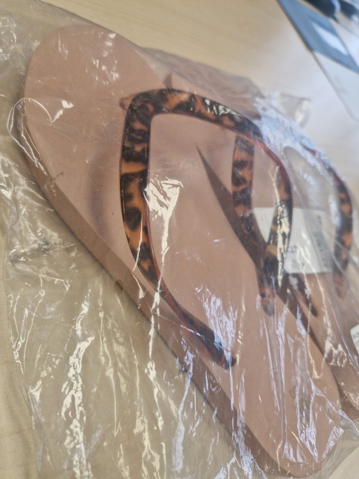 Splinternieuwe slippers - Maat 40 - Luipaardprint, Slippers, H&M, Nieuw, Ophalen of Verzenden