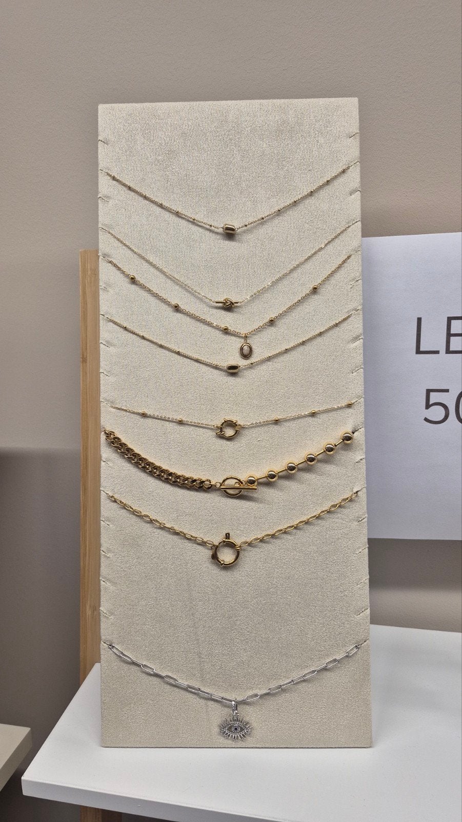 Kettingen display, velvet, Ophalen, Zo goed als nieuw, Wit, Overige materialen