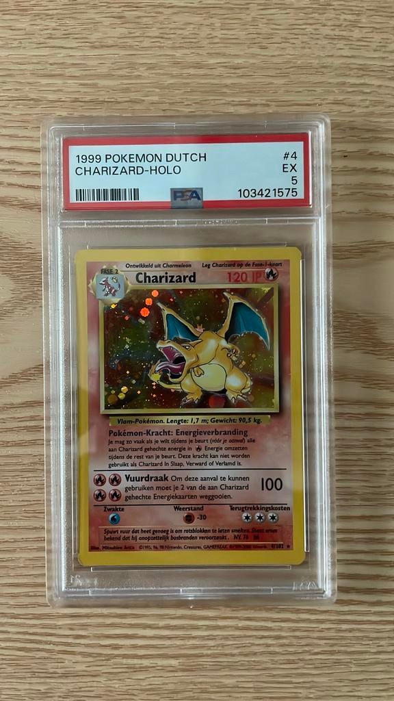 Pokemon kaart charizard base set 4/102 NL, Ophalen of Verzenden, Zo goed als nieuw