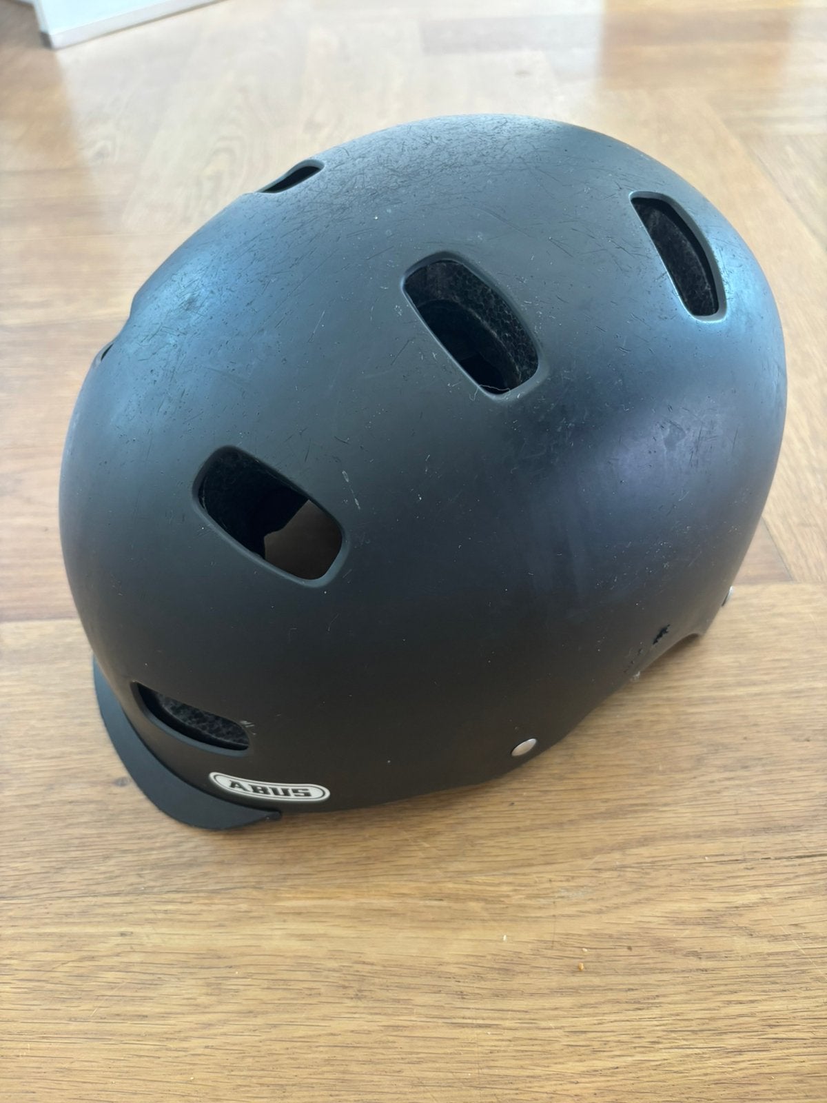 Fietshelm Abus Scraper v.2 maat 58-63cm, Fietsen en Brommers, Fietsaccessoires | Fietshelmen, Gebruikt, Ophalen of Verzenden, Heer of Dame