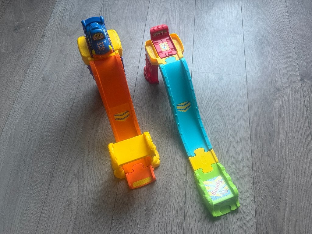 VTECH Toet Toet Auto's Lanceer en racebaan set, Kinderen en Baby's, Ophalen of Verzenden, Gebruikt, 2 tot 4 jaar