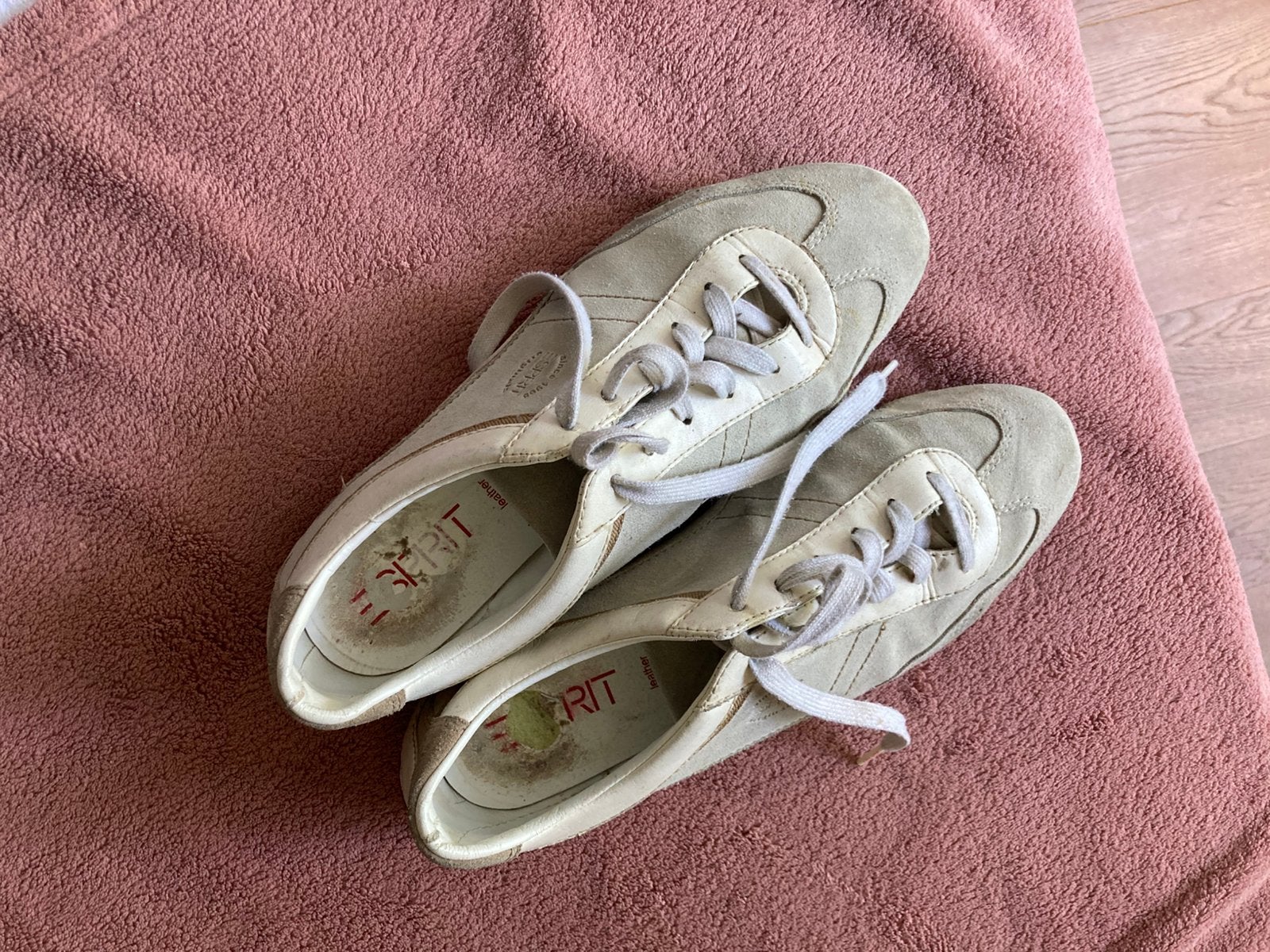 Esprit sneakers, maat 42, Kleding | Dames, Wit, Ophalen of Verzenden, Sneakers of Gympen, Gedragen