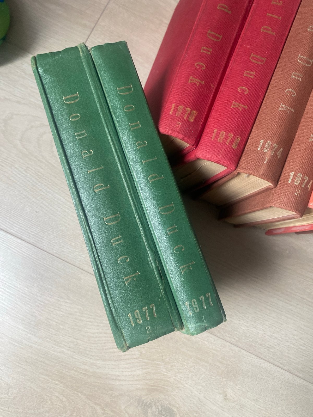 Ingebonden jaargang Donald Duck 1977, Boeken, Complete serie of reeks, Ophalen of Verzenden, Gelezen
