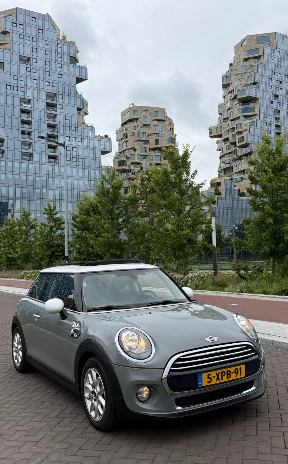 Mini 1.5 Cooper 136pk automaat | Panodak | NL NAP | 2e eig, Auto's, Mini, Zwart, 4 stoelen, 49 €/maand, Origineel Nederlands