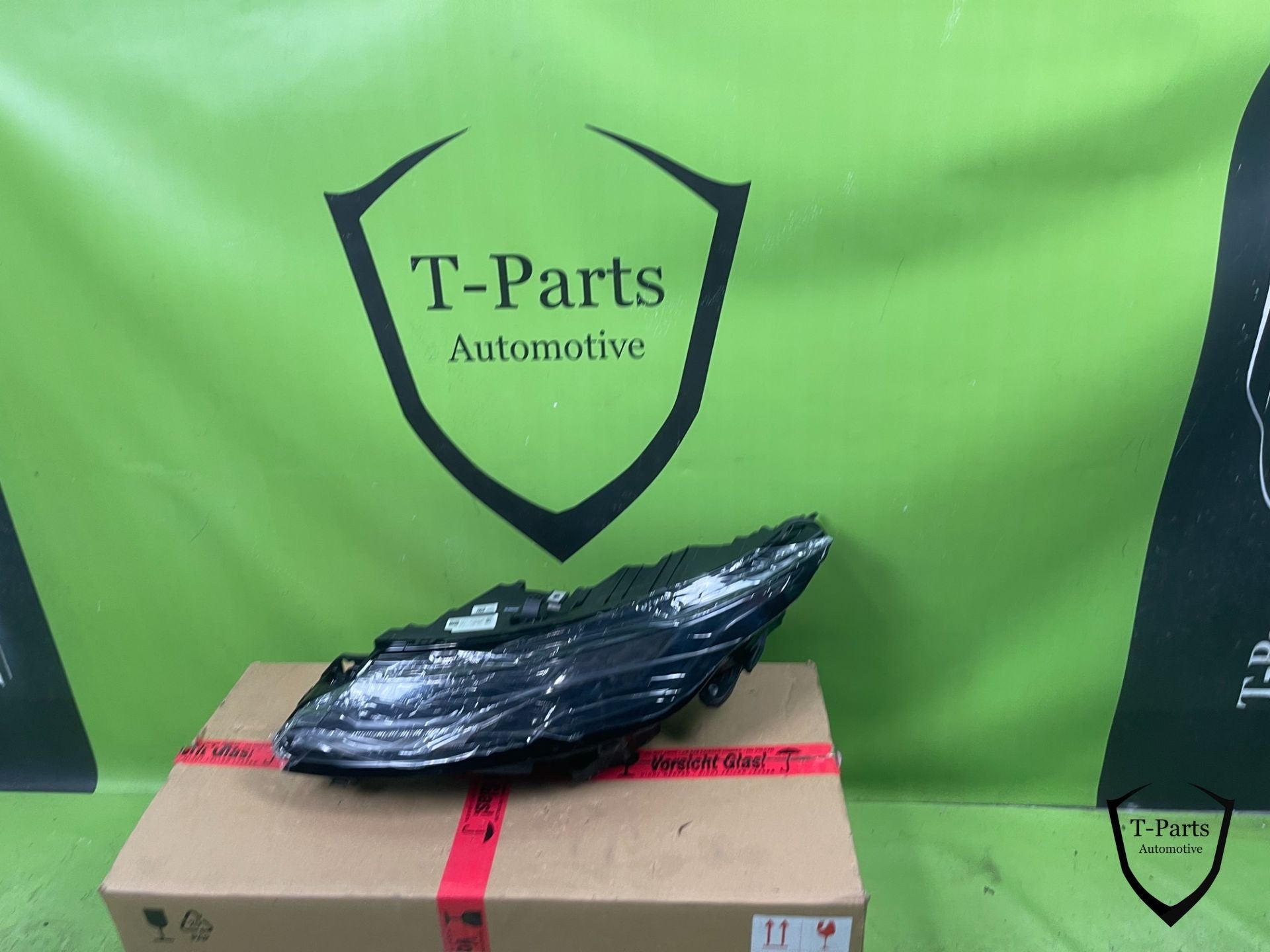 land rover RANGE ROVER EVOQUE koplamp links R8D213W030BB, Auto-onderdelen, Info@fabrikant.eu, Fabrikantstraat 1
1000 AA  Amsterdam, NL