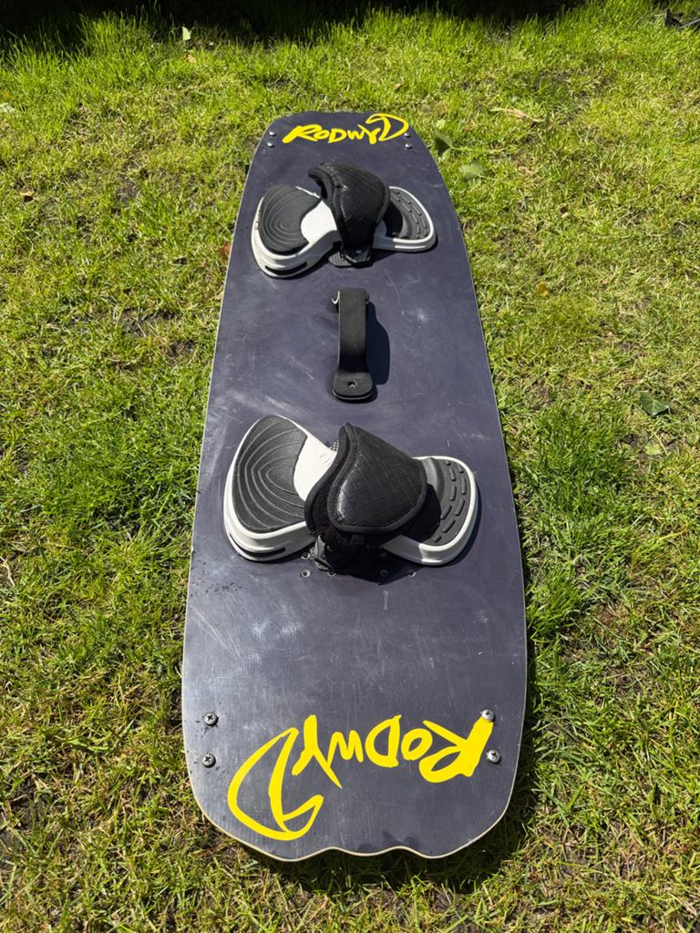 Rodwy Kiteboard 130x39, Watersport en Boten, Kitesurfen, Ophalen, Gebruikt, Twintip, Kiteboard