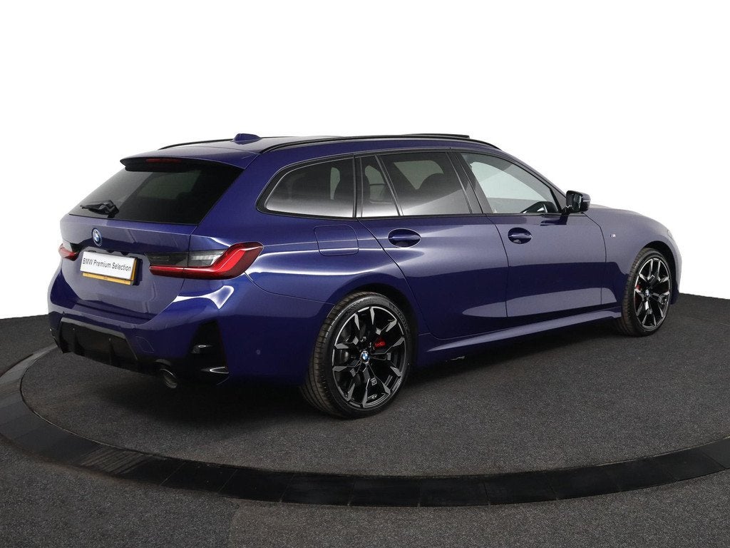 BMW 3-serie Touring 330e M-Sportpakket Pro | Interlagos-Blau, 1998 cc, Achterwielaandrijving, Gebruikt, 4 cilinders