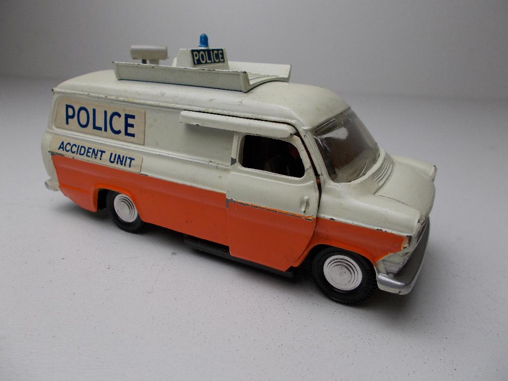 1972 Dinky Toys 287 FORD TRANSIT POLICE ACCIDENT + BORDEN!, Ophalen of Verzenden, Zo goed als nieuw, Bus of Vrachtwagen, Dinky Toys