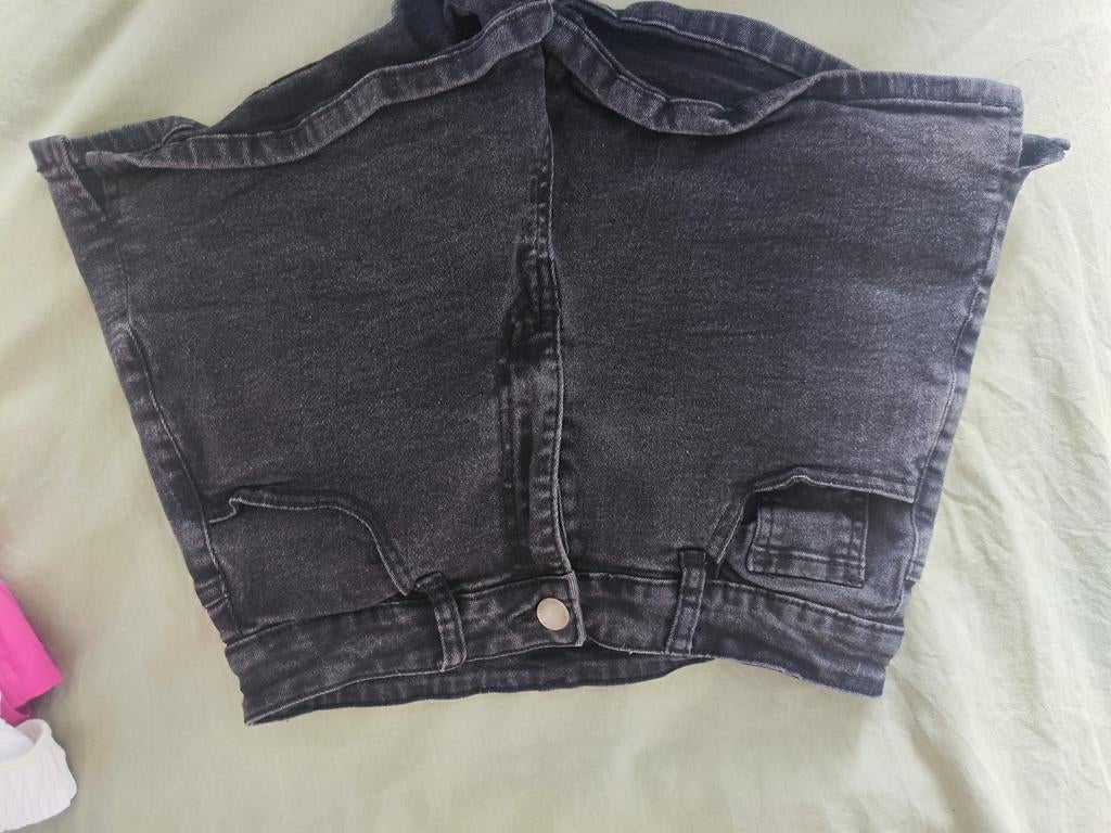 Stretchy korte broek maat 30, Kleding | Dames, Kort, Zwart, Ophalen of Verzenden, Maat 34 (XS) of kleiner