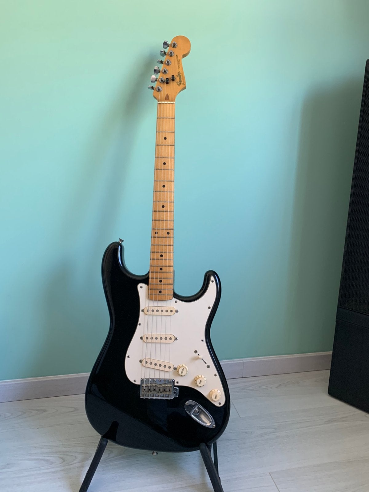 Fender Stratocaster jaren 80  japan, Muziek en Instrumenten, Snaarinstrumenten | Gitaren | Elektrisch, Ophalen, Zo goed als nieuw