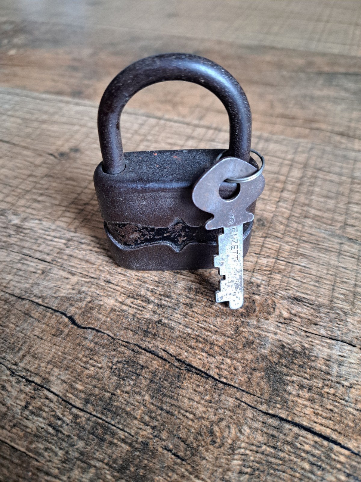 Antiek hangslot met sleutel - Decoratief item, Antiek en Kunst, Ophalen of Verzenden