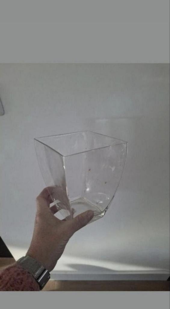 Vaas glazen vaas Vaasje tulpenvaas vierkant, Huis en Inrichting, Overige kleuren, Ophalen of Verzenden, Minder dan 50 cm, Glas
