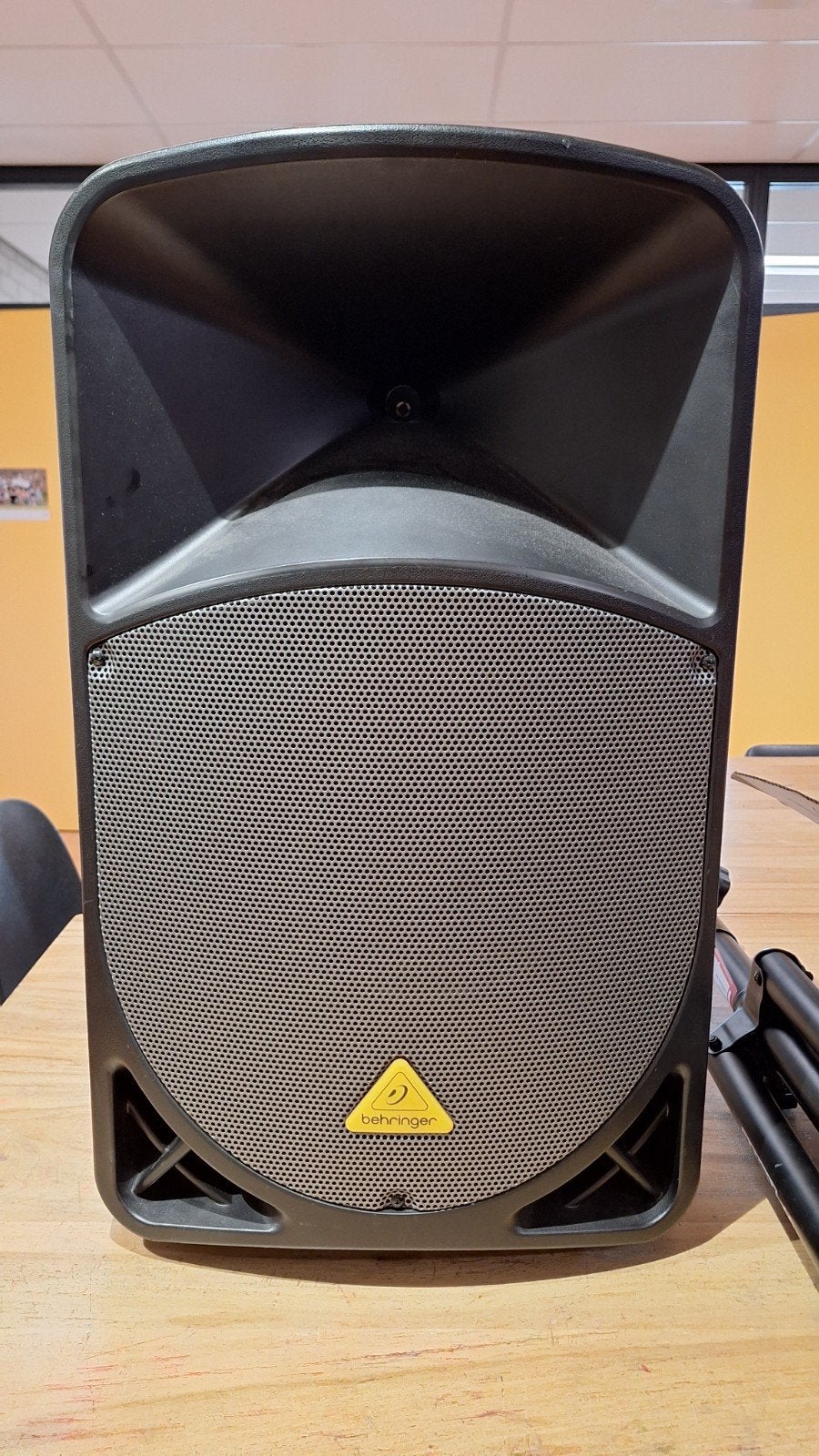 Behringer Eurolive incl. statief met 2 Shure SM58 microfoons, Muziek en Instrumenten, Microfoons, Ophalen, Zo goed als nieuw, Zangmicrofoon