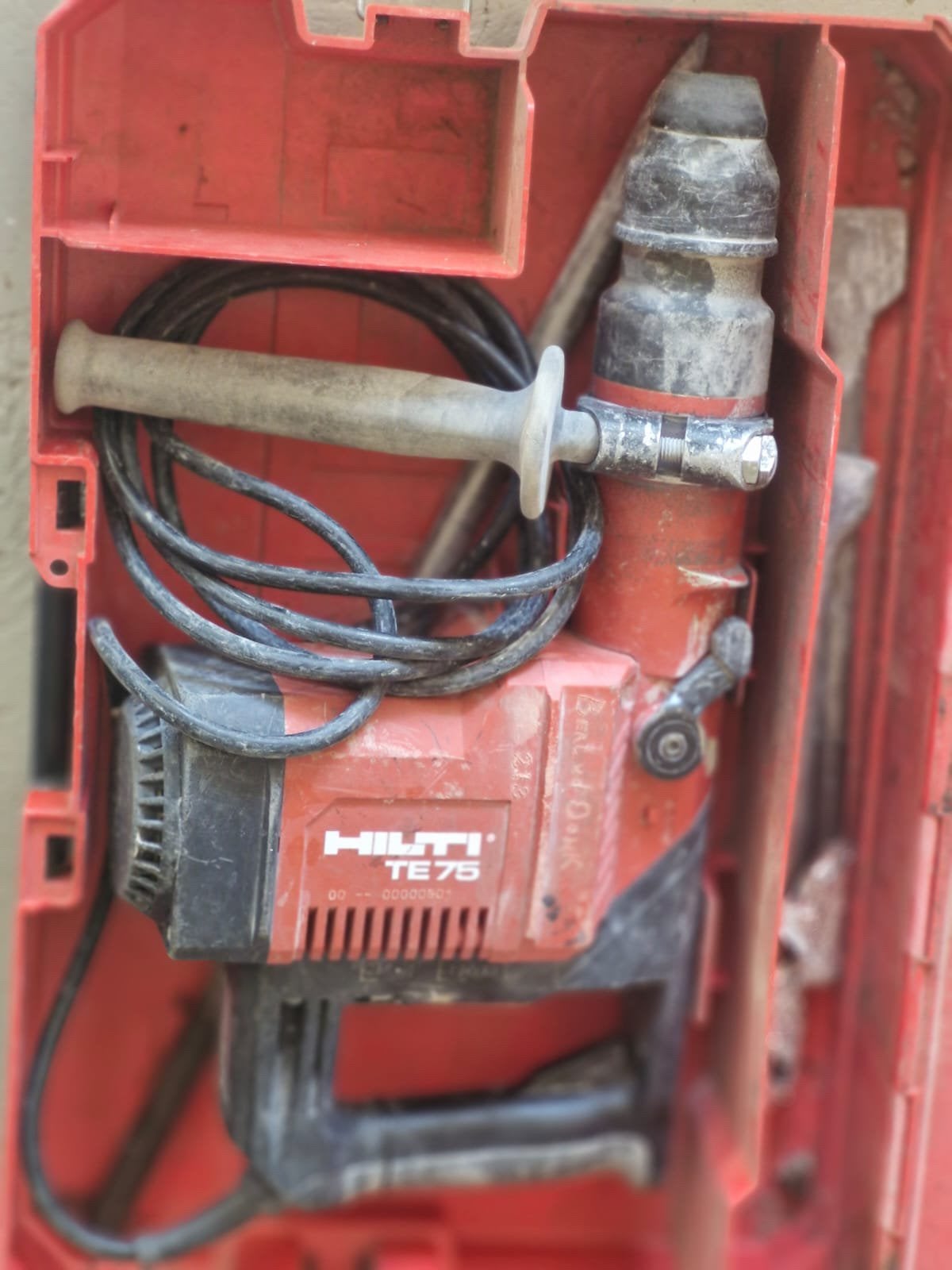 HILTI breekhamer TE75 + 3 beitels SDS max, Doe-het-zelf en Verbouw, Gereedschap | Overige machines, Ophalen, Gebruikt