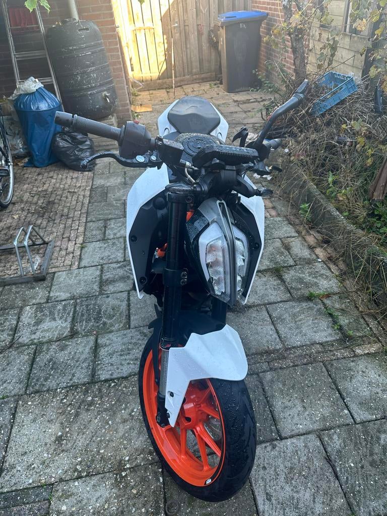 KTM Duke 390 - Sportieve Naked Bike, Gebruikt, Meer dan 35 kW, Minimaal motorrijbewijs A2, ABS