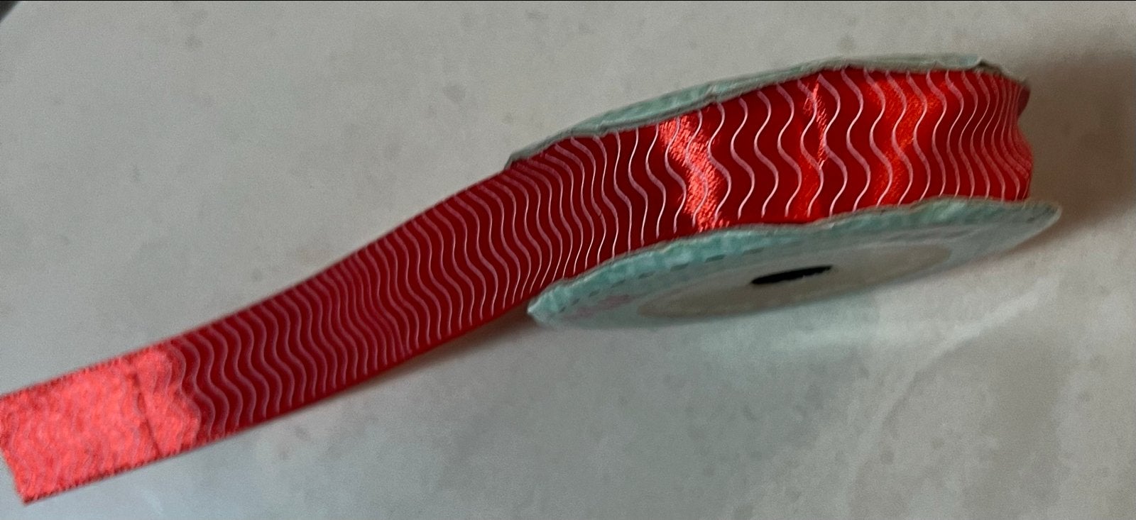 Rood decoratief lint met golvend patroon ( nieuw), Ophalen of Verzenden, Nieuw