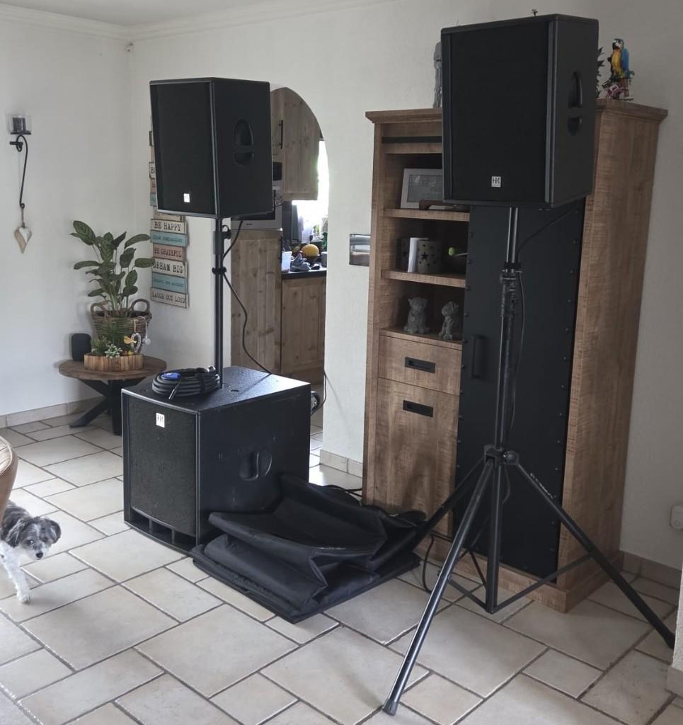 HK Audio LUCAS Alpha actieve speakerset 2000 W RMS, Overige typen, Zo goed als nieuw, 120 watt of meer, Ophalen