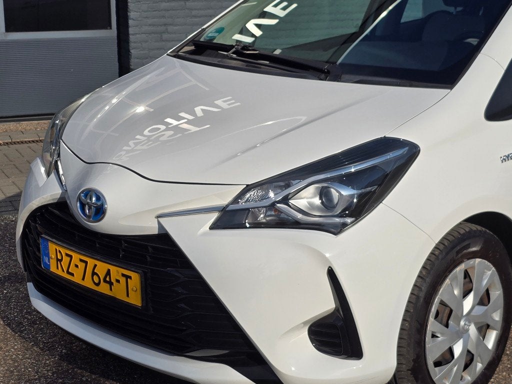 Foto 4 van Toyota Yaris 1.5 Hybrid Aspiration PERFECT ONDERHOUDEN ZEER