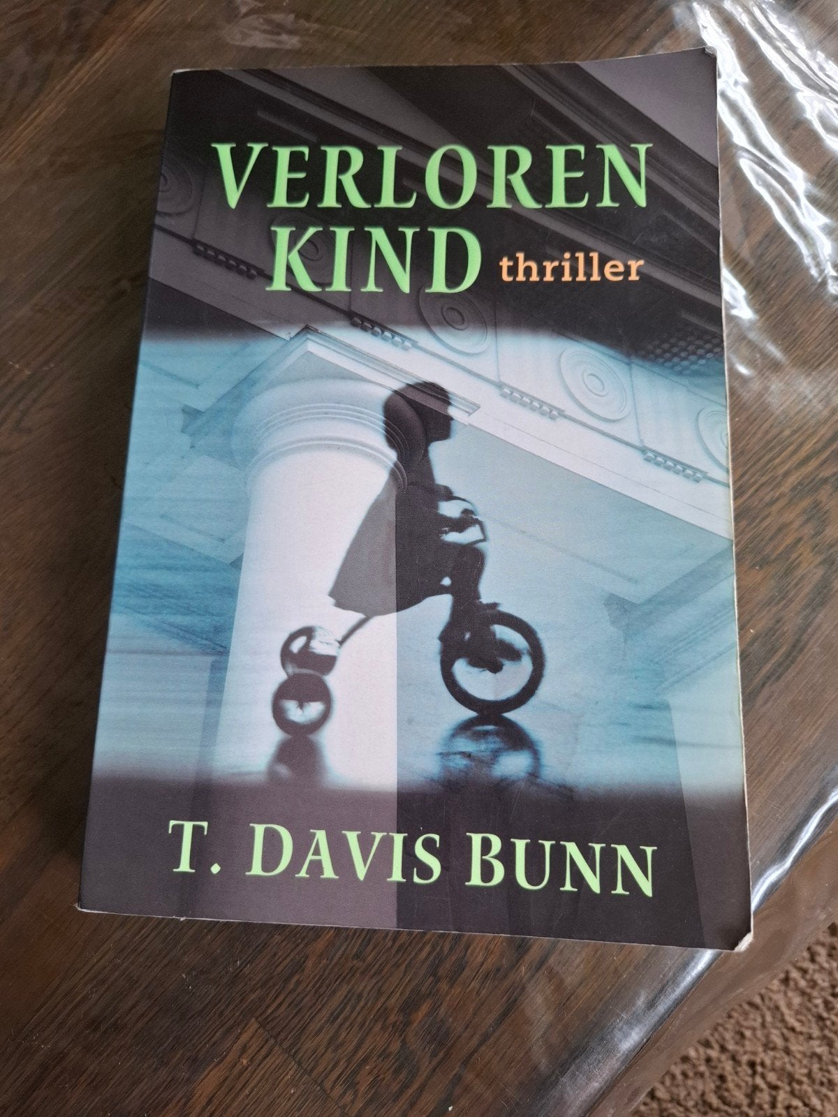 Verloren Kind - T. Davis Bunn (Thriller), Boeken, Ophalen of Verzenden, Gelezen, T. Davis Bunn, Wereld overig