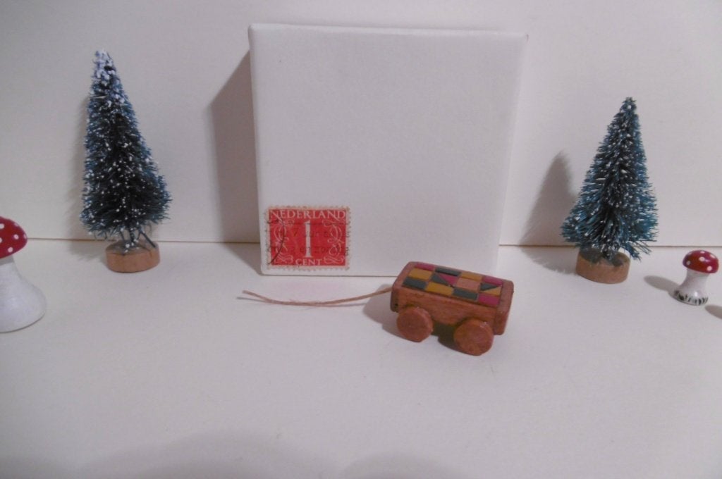 Oud houten blokkenkar speelgoed pop poppenhuis miniatuur kar, Verzamelen, Verzenden, Poppenhuis
