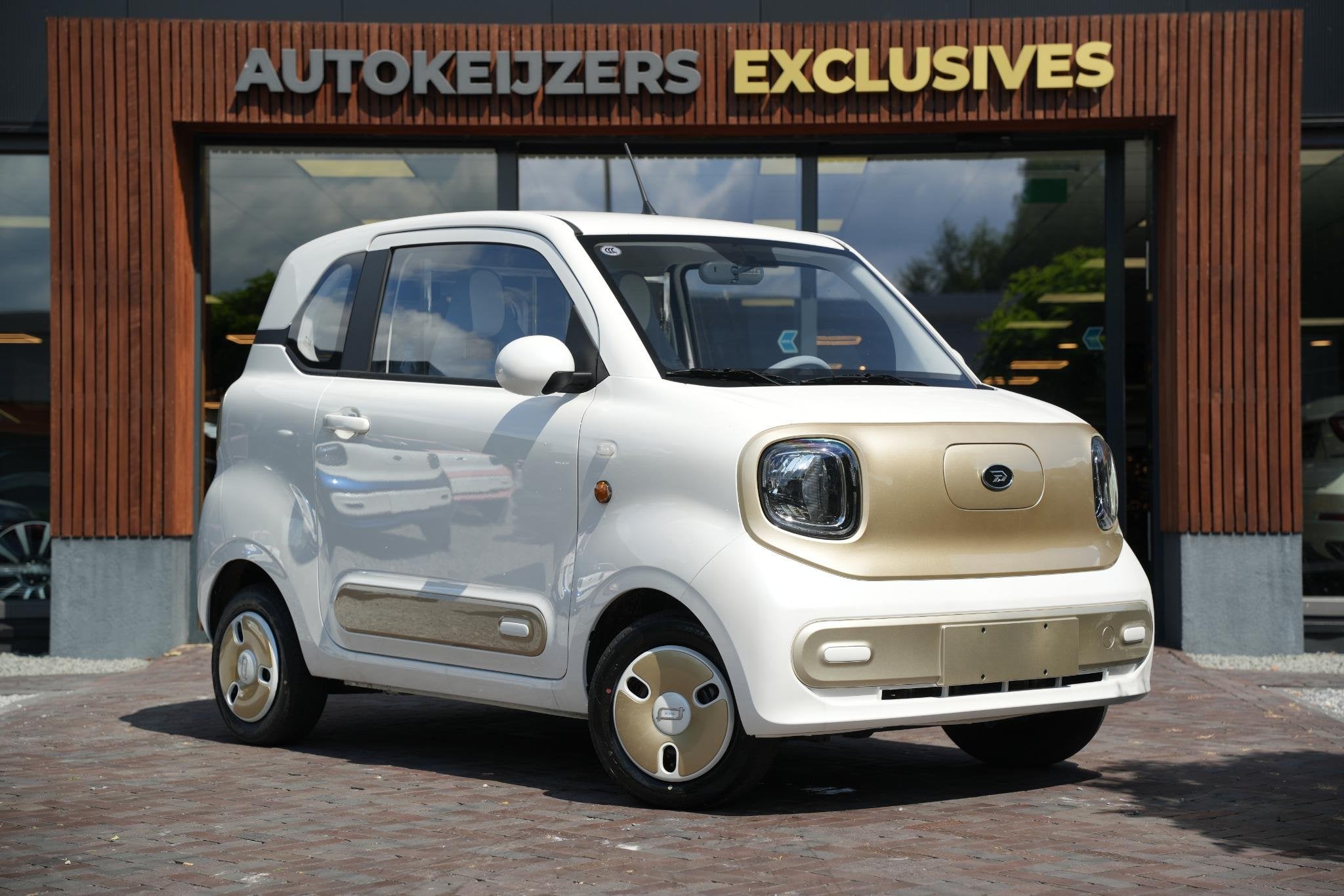 Bontu Mango Airco Radio/Bluetooth Camera 4 zitplaatsen, Auto's, Stof, Gebruikt, Overige carrosserieën, Wit