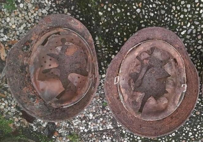 2 Duitse helmen bovo relics, Ophalen of Verzenden, Landmacht, Duitsland, Helm of Baret