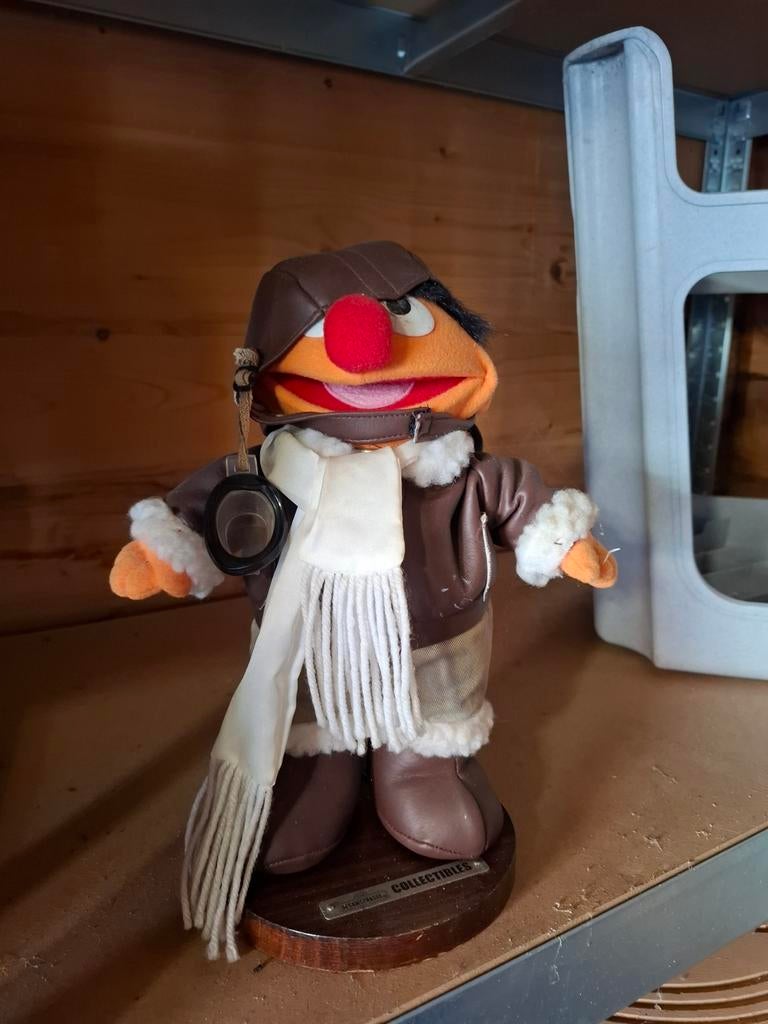 Ernie Sesamstraat figuur piloot, Ophalen of Verzenden
