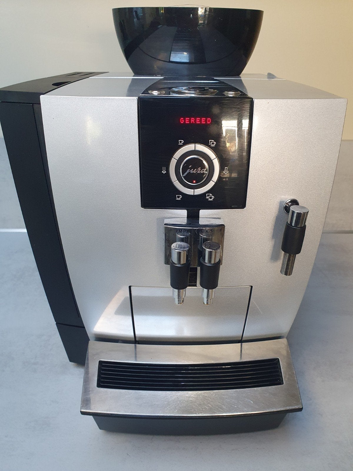 Foto 2 van Jura XJ5 Professional volautomatische koffiemachine