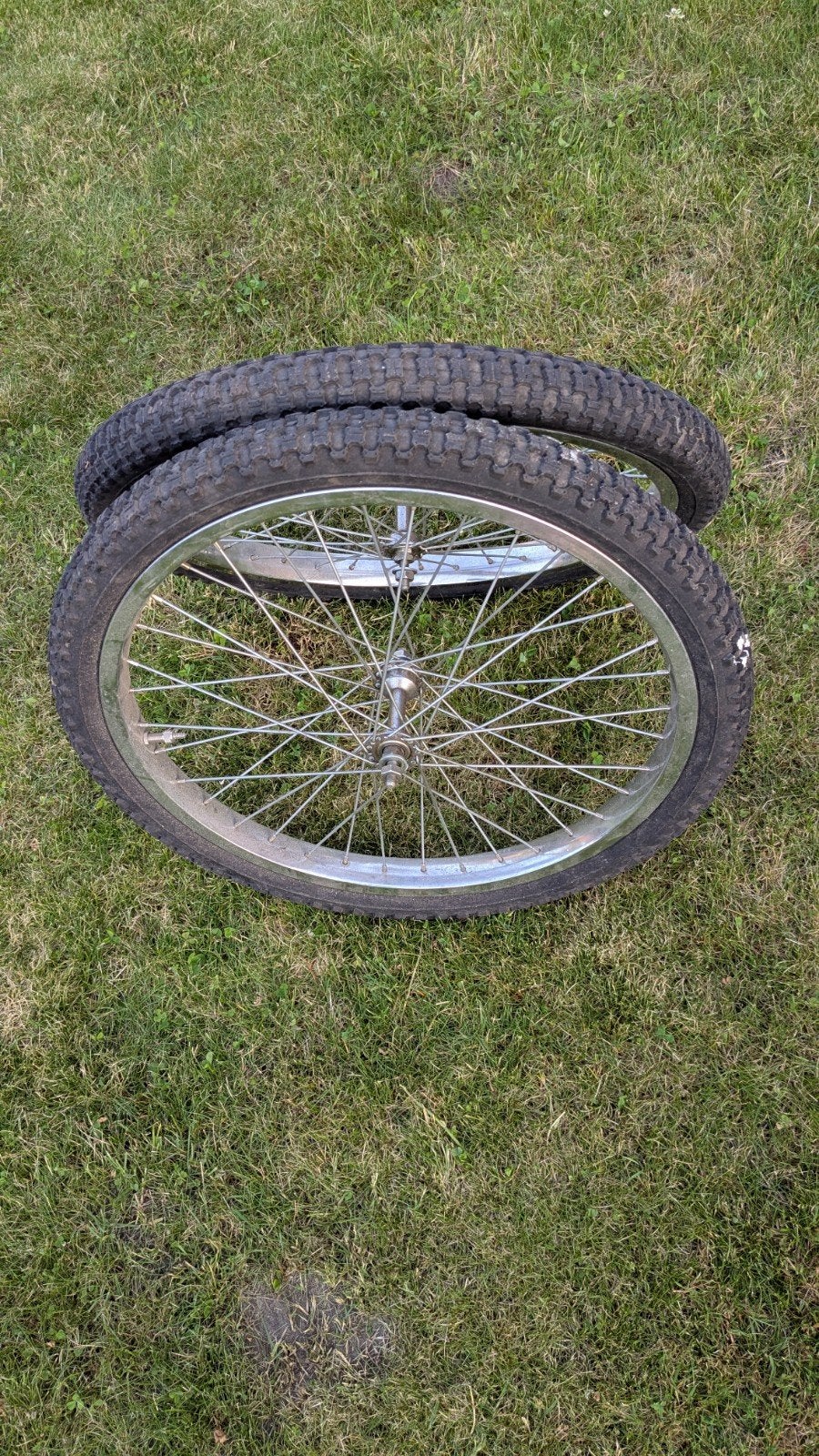 2 fietsbanden, Ophalen, 80 kg of meer