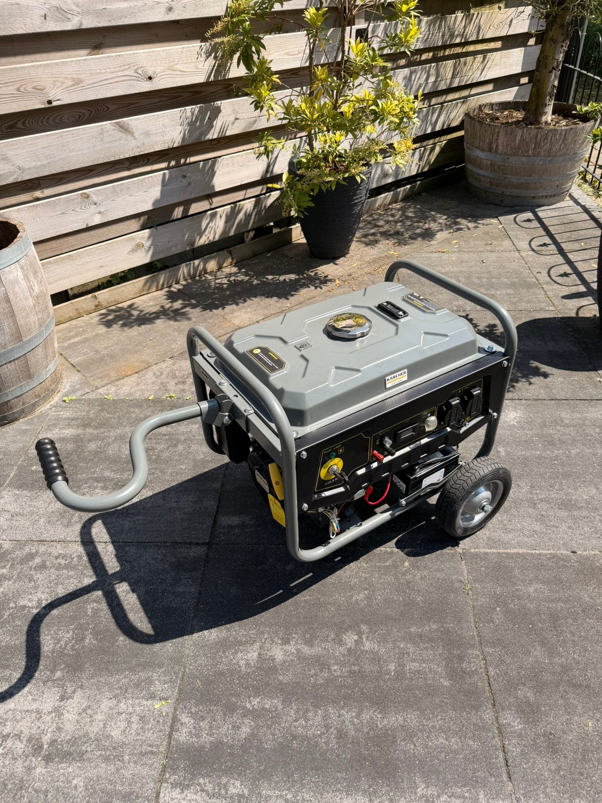 Te koop Karcher 3Kw agregraat in absolute nieuwstaat, Doe-het-zelf en Verbouw, Aggregaten, Ophalen, Benzine, Geluidgedempt, Zo goed als nieuw