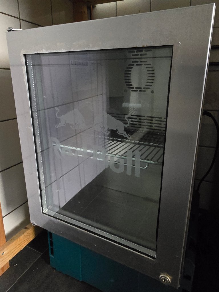 Red Bull koelkast mini, Ophalen, Zonder vriesvak, Minder dan 45 cm, Minder dan 85 cm