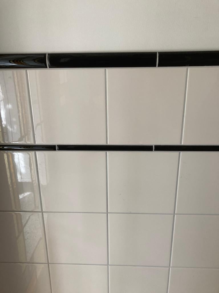 Glanzend zwarte listello's/sierstrips/tegels (26 stuks), Keramiek, Overige typen, Zo goed als nieuw, 20 tot 40 cm