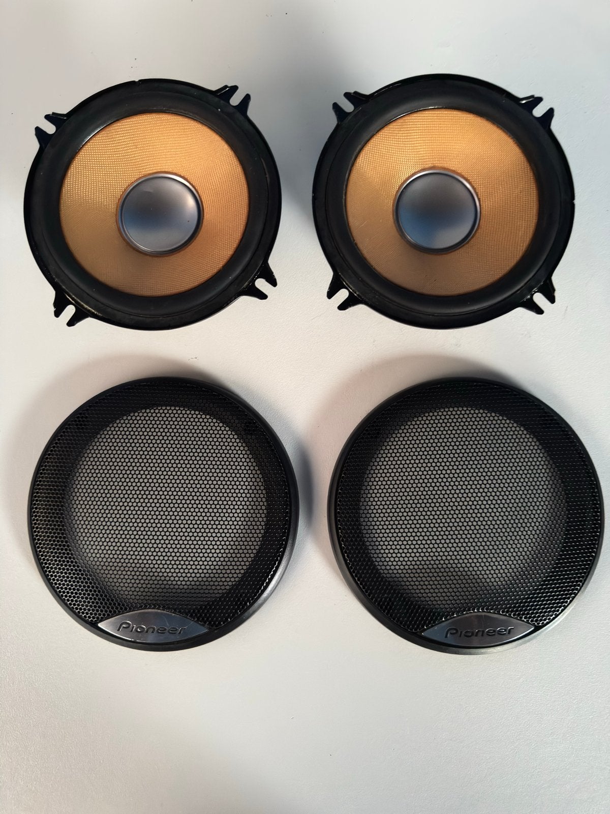 Pioneer TS-E136C 13cm  autospeakers met grilles, Auto diversen, Autospeakers, Ophalen of Verzenden, Zo goed als nieuw