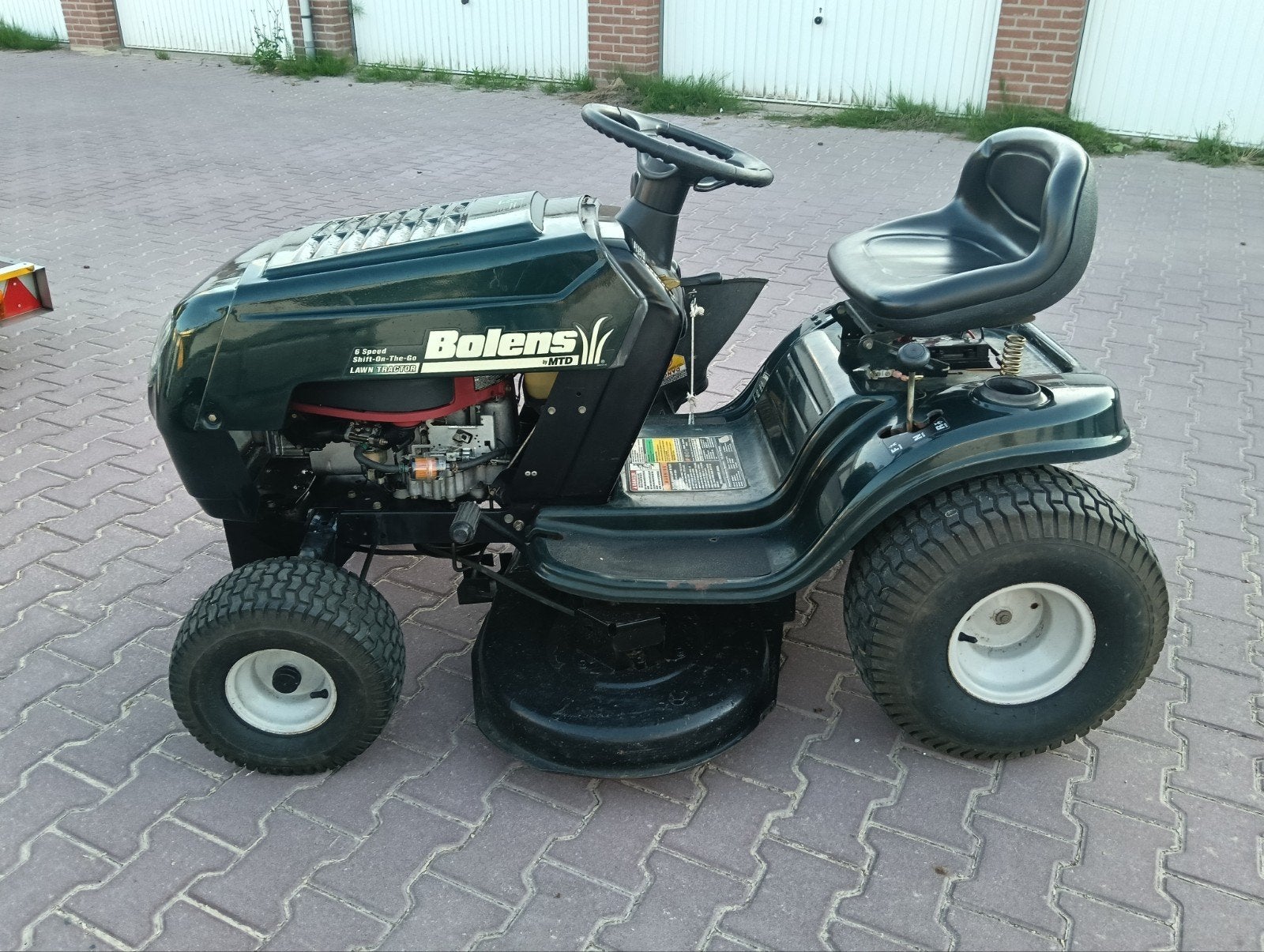 Bolens zitmaaier 15.5pk - Krachtige grasmaaier 🌱🚜, Ophalen, Versnellingen, Zo goed als nieuw, Bolens