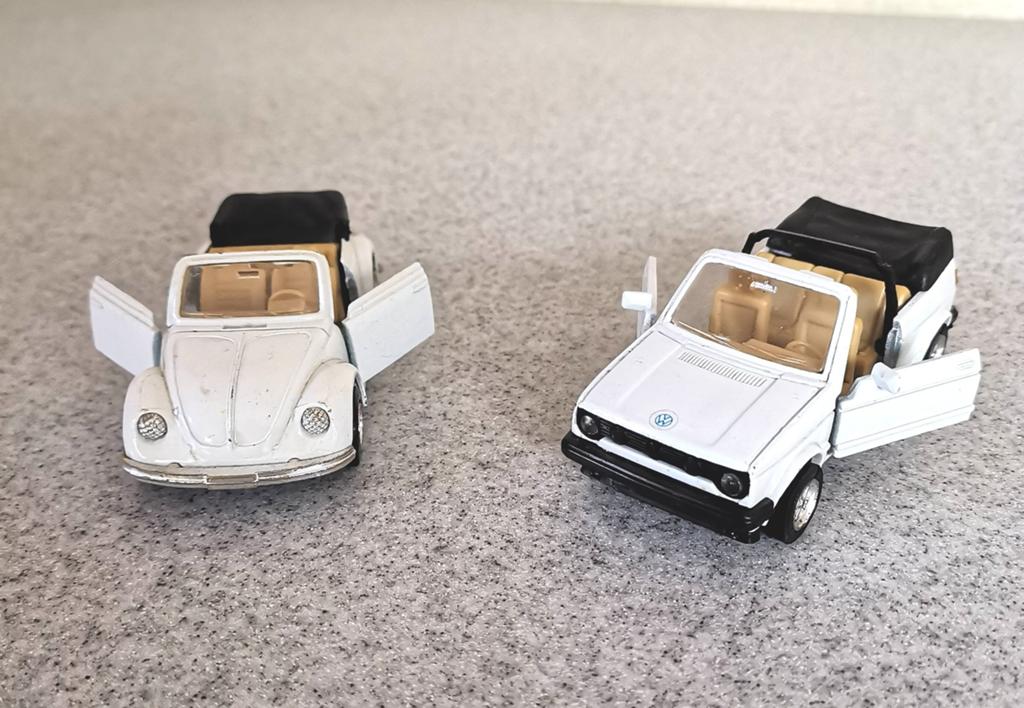 VW Kever cabriolet + VW Golf cabriolet 1:36, Ophalen of Verzenden, Auto