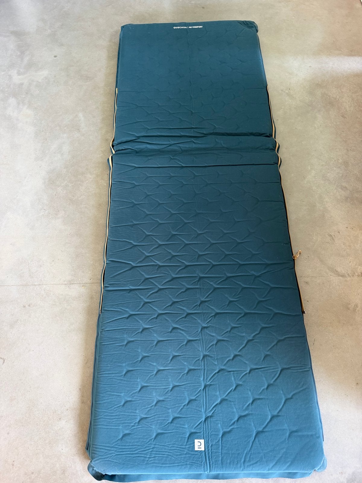 Decathlon opblaasbaar matje comfort 65cm breed, Ophalen of Verzenden, Zo goed als nieuw, 1-persoons