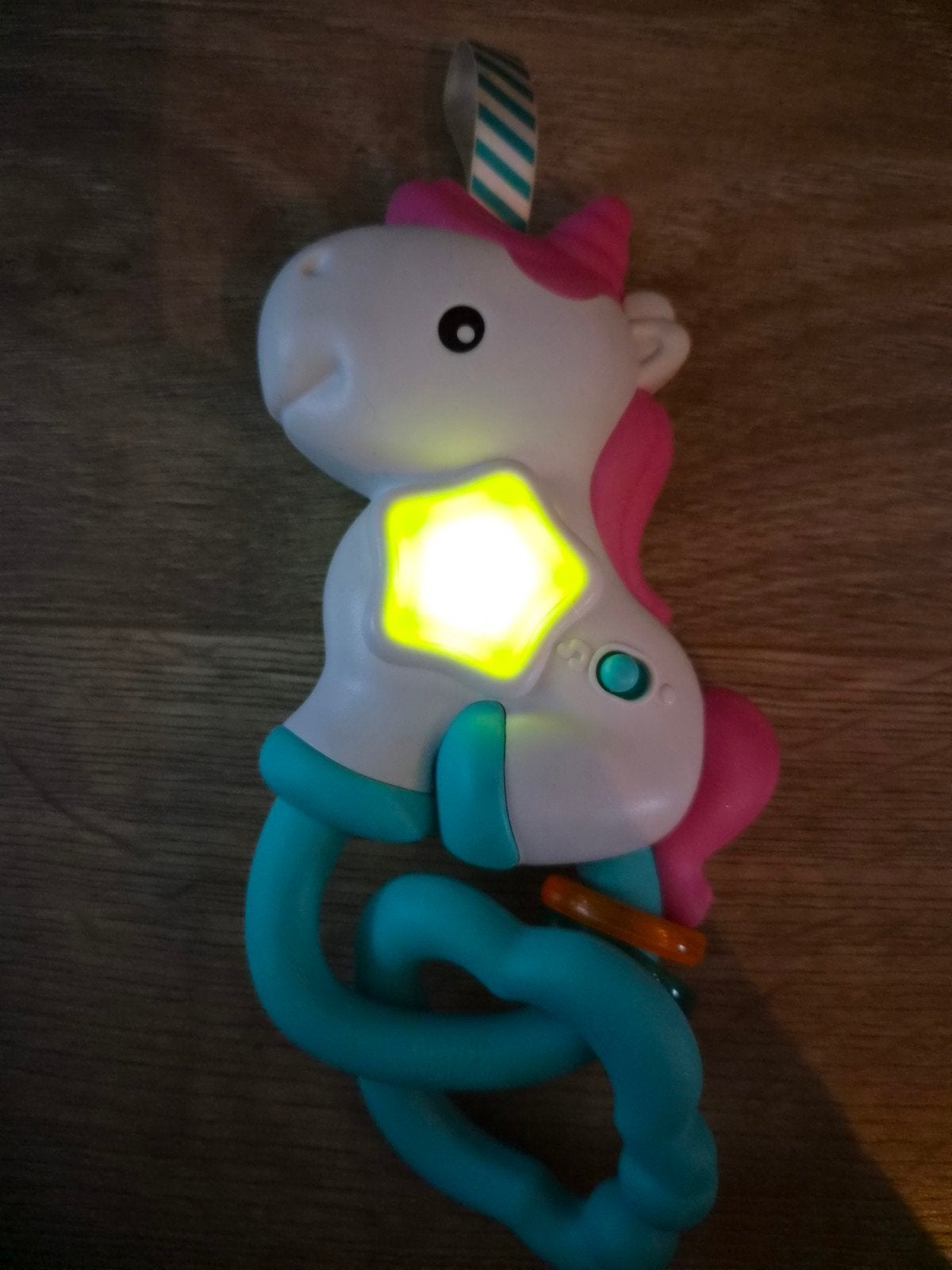 Eenhoorn speeltje met licht en geluid, ophangbaar, Ophalen of Verzenden, Gebruikt, Overige typen, Met licht