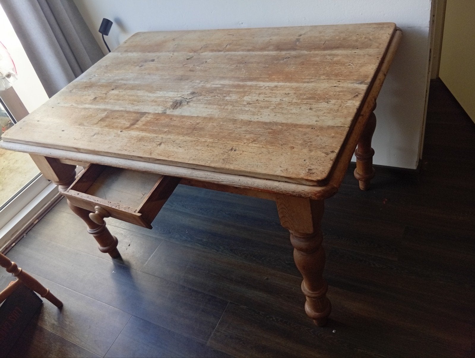 Oude houten tafel met lade - 125x92x76 cm, Huis en Inrichting, Ophalen, Gebruikt, Rechthoekig, 100 tot 150 cm