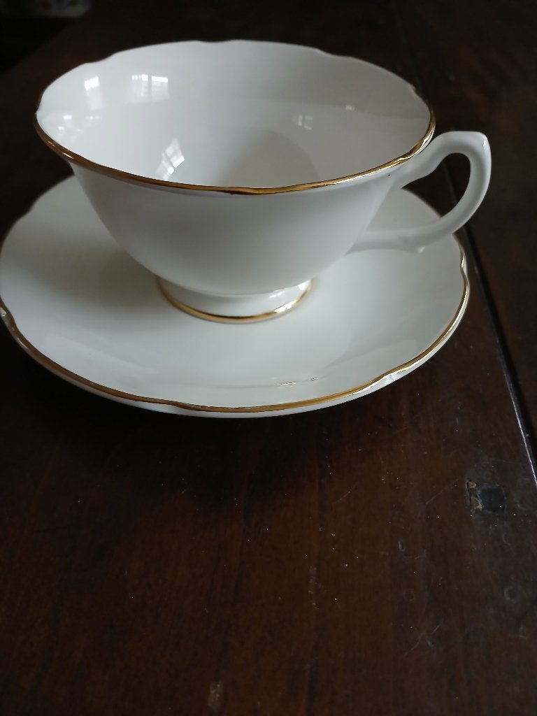 Mooie Marlborough Bone China Kop en Schotel, Ophalen of Verzenden, Zo goed als nieuw, Porselein, Kop en/of schotel