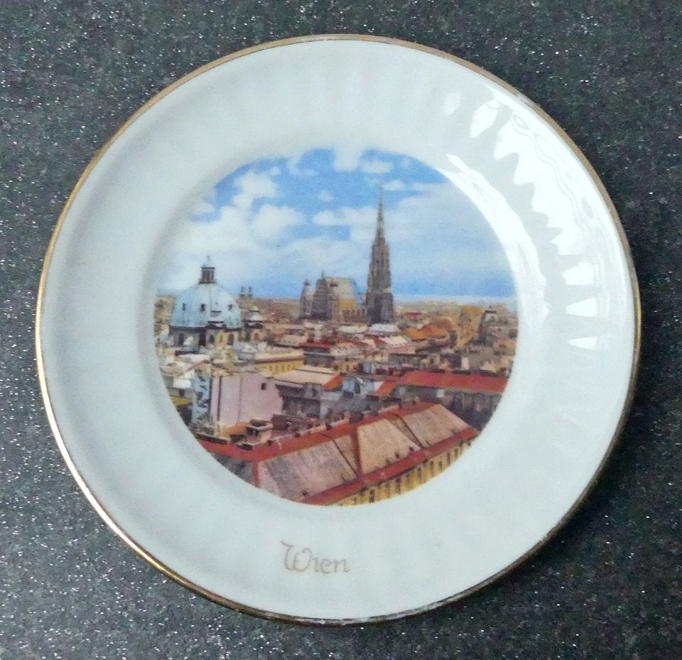 Wien bordje sierbord souvenirbord Stephansdom St. Peter, Ophalen of Verzenden, Gebruikt, Porselein, Bord of Schaal