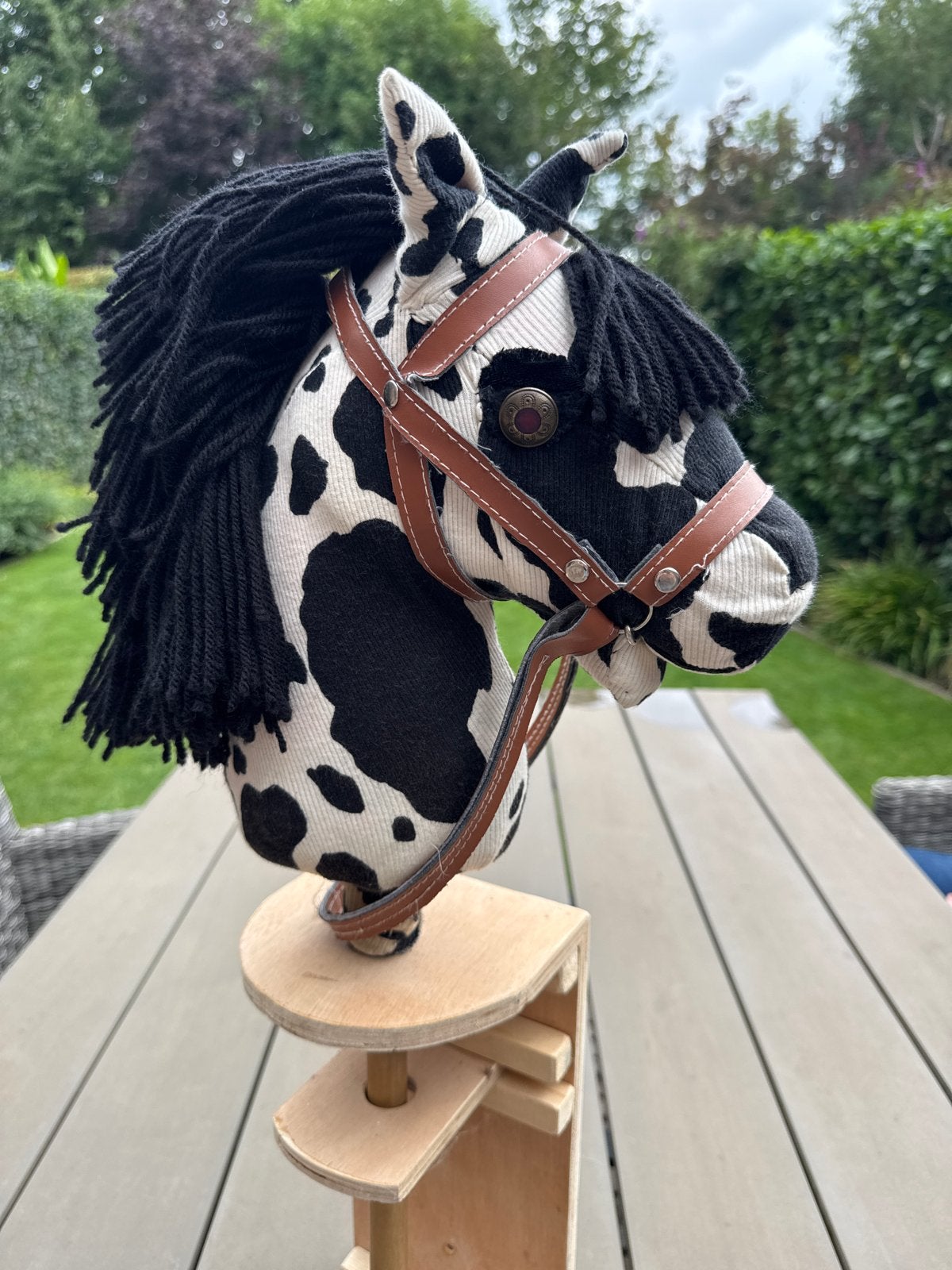 Hobbyhorse zwart-wit gevlekt met hoofdstel, Hobby en Vrije tijd, Ophalen of Verzenden, Zo goed als nieuw